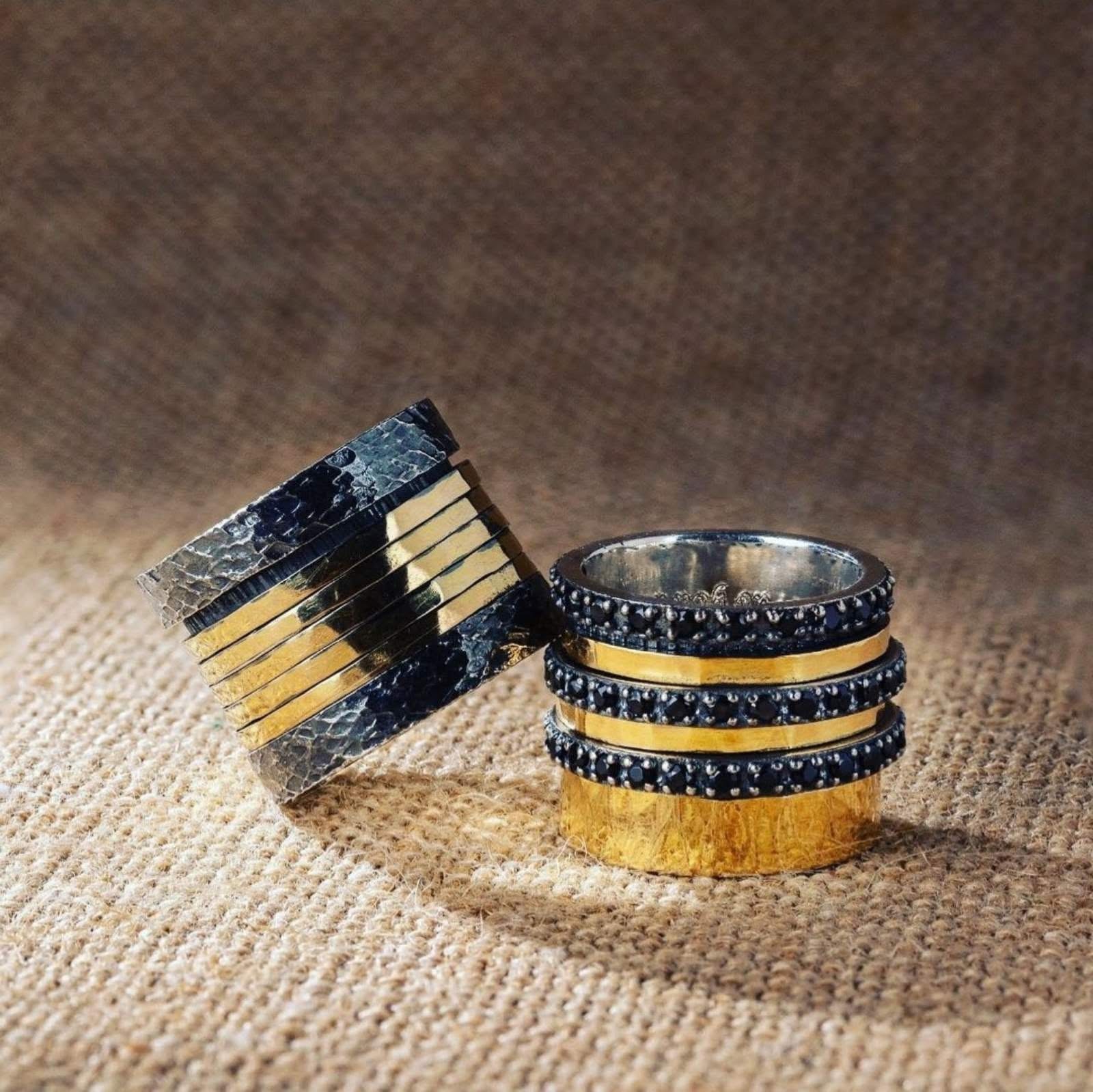 Master jeweler working on a bespoke gold piece — LP Jewellery atelier